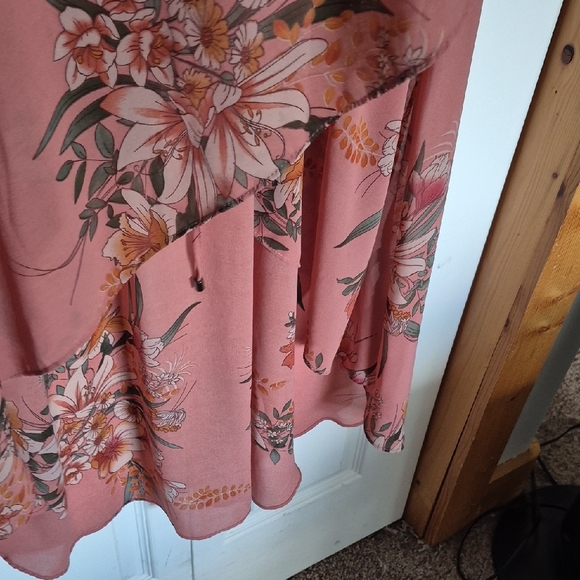 City Chic Blush Floral Maxi Dress Style DUSTER Absolutely, gorgeous. - Picture 7 of 7